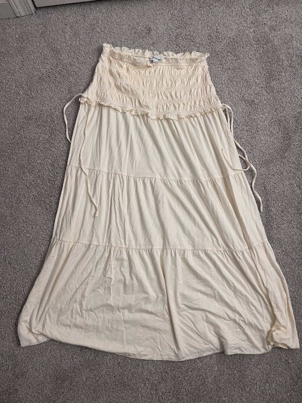 Tiger Mist Denali Smocked Tiered Maxi Skirt in Off-White / Cream - Size M